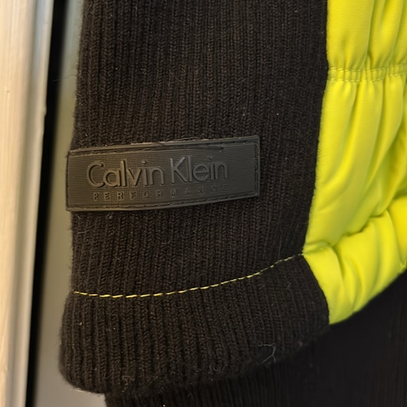 Calvin Klein Yellow and Black Women's Puffer Vest! - Picture 8 of 10